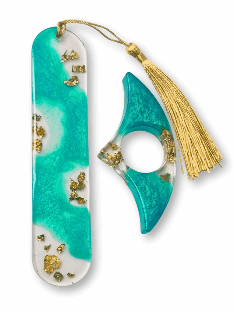 Zakładka i uchwyt do książki z żywicy epoksydowej w kolorze morskim z drobinkami złota i złotym frędzlem