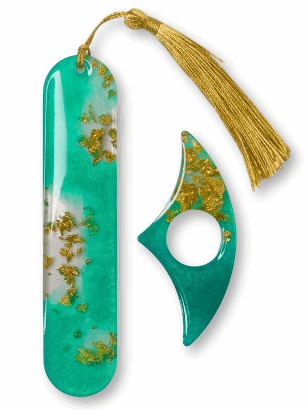 zestaw z żywicy na prezent dla miłośnika książek i czytania uchwyt i zakładka do książki