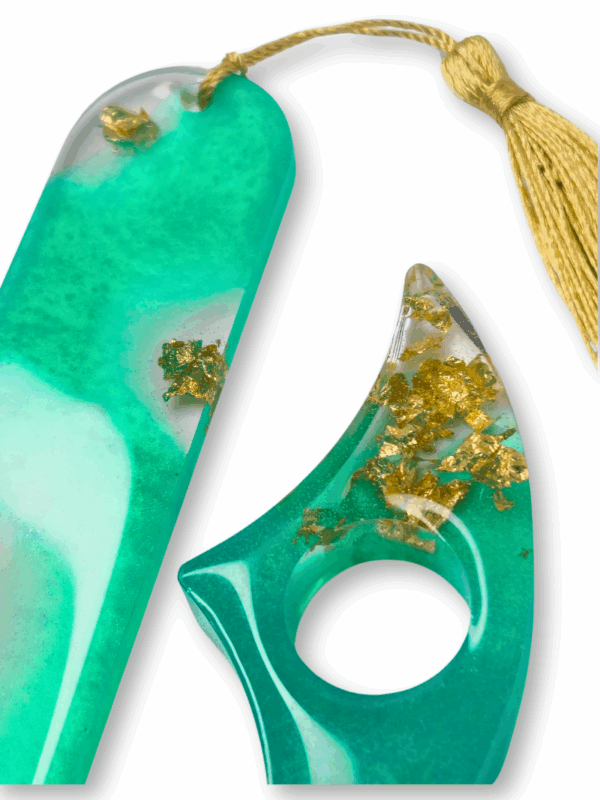 płatki złota zatopione w żywicy w kolorze turkusowym komplet na prezent