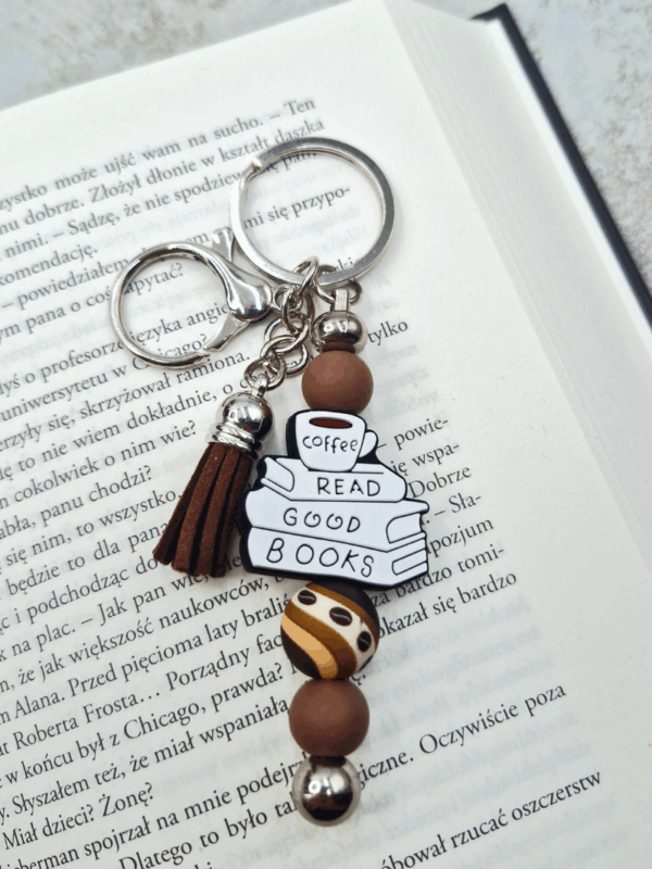 read good books coffee breloczek dla miłośników kawy i czytania książek prezent dla każdego kto przy kawie łapie za książkę