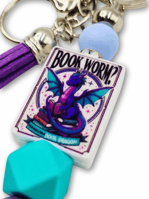 breloczek dla miłośnika książek i literatury fantasy idealny na prezent
