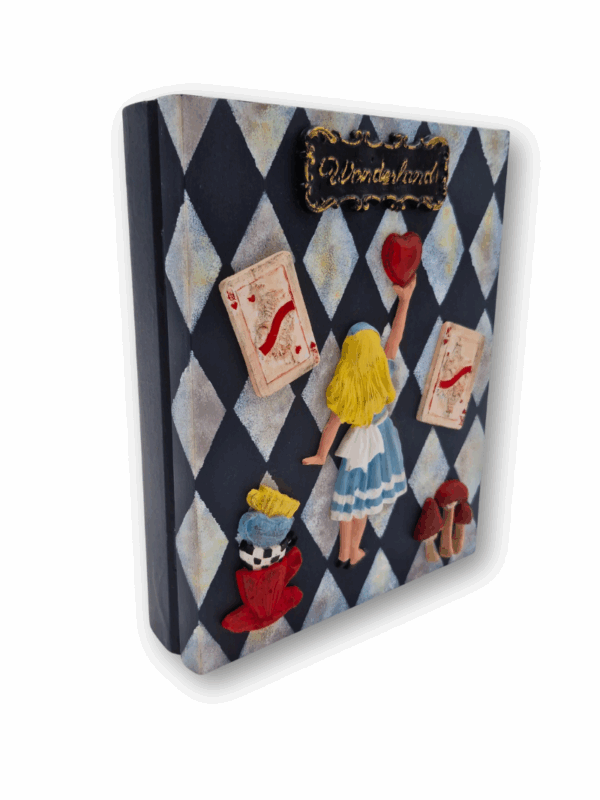 szkatułka z alicją w krainie czarów unikat ręcznie wystylizowana