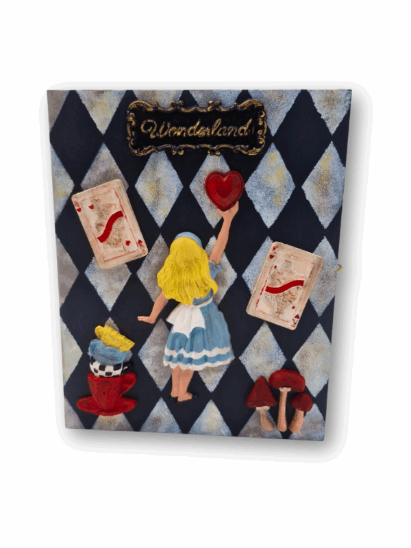 pudełko w formie książki alicja w krainie czarów