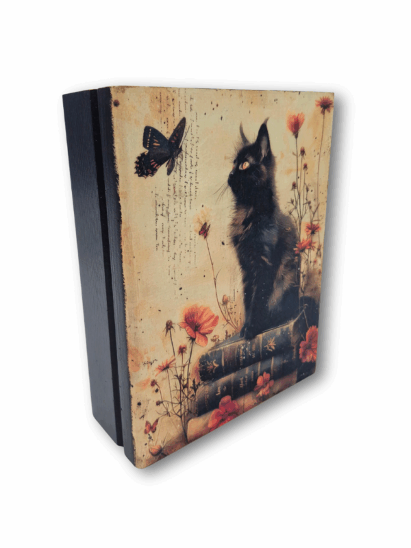 pomysł na prezent dla miłośniczki książek i kotów drewniane pudełko w ksztacie książki