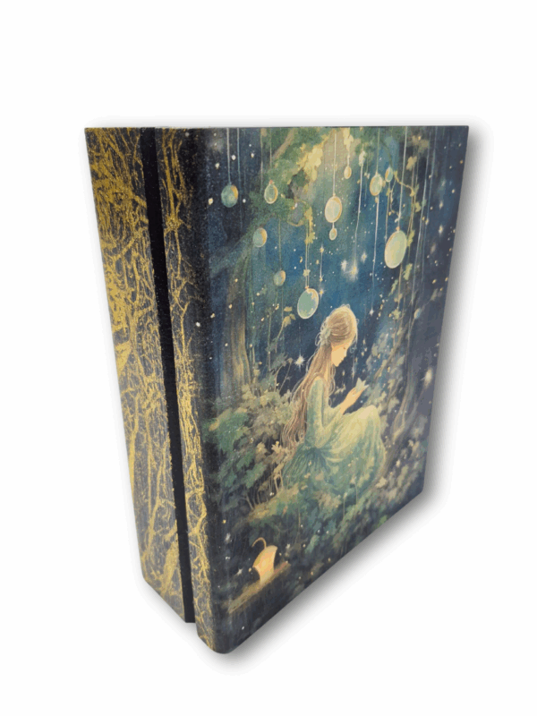 piękne ręcznie zdobione pudełko na drobiazgi w zieleniach i złocie dla miłośniczki czytania magii pozłacane elementy