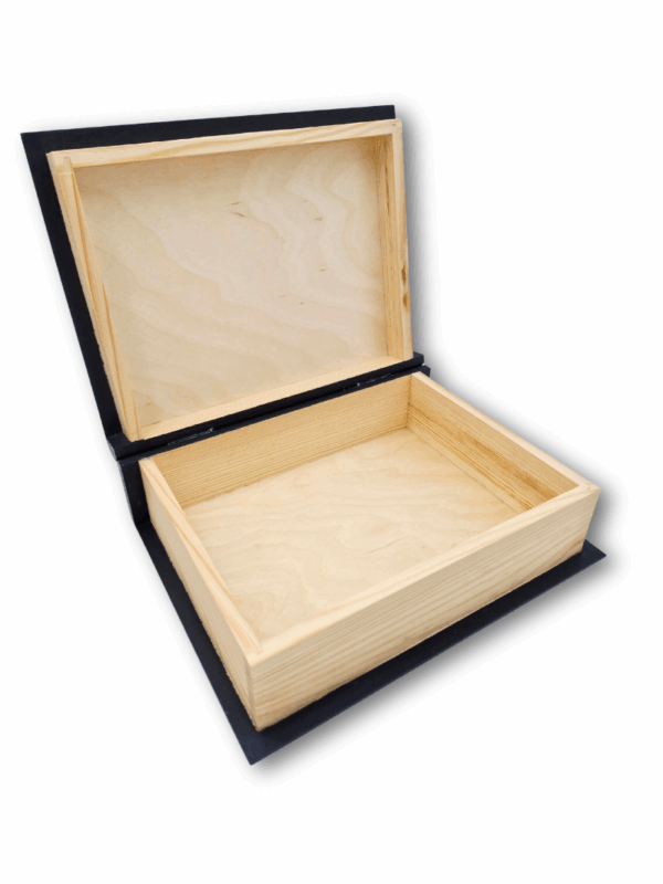 wnętrze drewnianego ozdobnego pudełka w kształcie książki z drewnianym naturalnym wykończeniem w środku