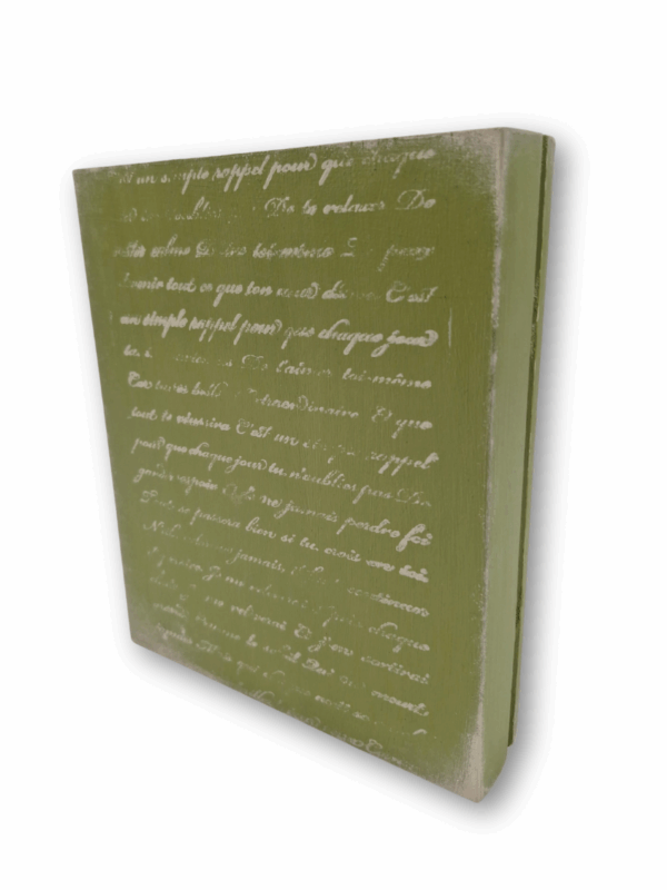 tylna część ozdobnego pudełka z odręcznym pismem