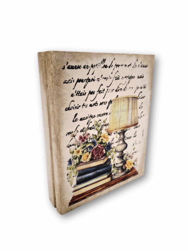 puzderko w kształcie książki rękodzieło vintage książki i lampa szkatułka w kolorze beżowym postarzana