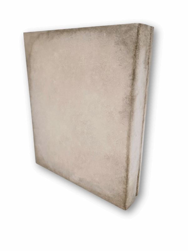 tył drewnianej szkatułki ręcznie malowany i lekko postarzony