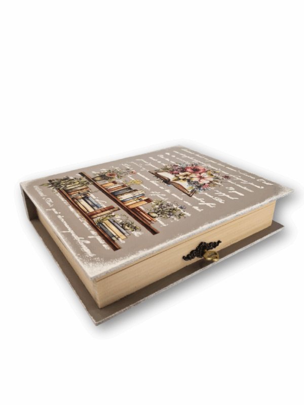 szkatułka w kształcie książki drewniana zamykana na kluczyk idealna na kopertę i kartkę dla państwa młodych w stylu vintage na prezent