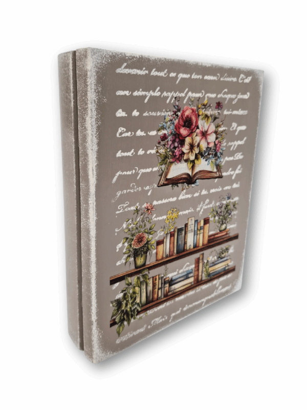 pudełko na skarby, książki, kwiaty, rękodzieło, odręczne pismo i otwarta książka z kwiatami