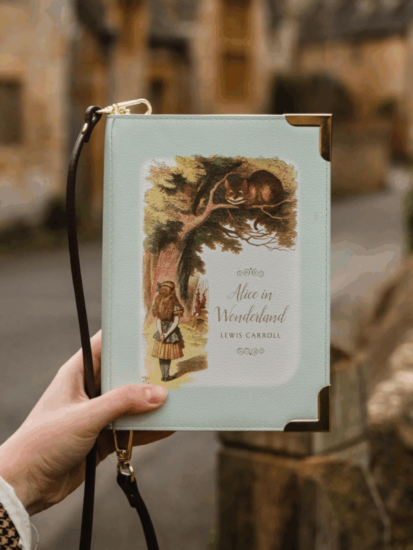 torebka w kształcie książki Alice in Wonderlan