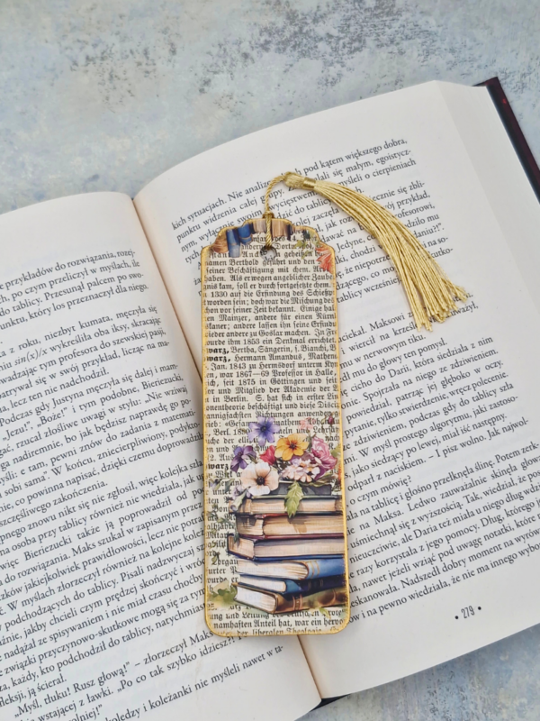 zakładka do książki stare książki i kwiaty vintage hand made